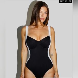Ta3 Lifty Contour Black and White Swimsuit Size Large XLong D/DD